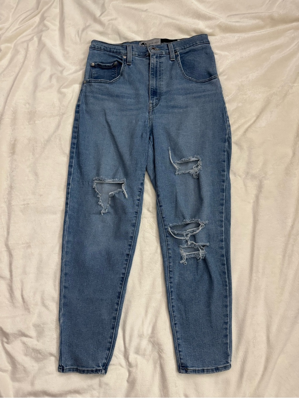 Levi’s Silver Tab Straight Leg Distressed Mom Jeans! VGUC